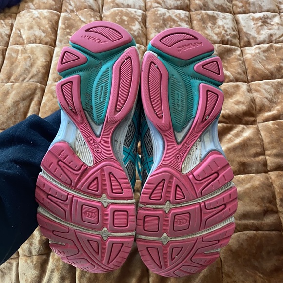 ASICS Running Shoes - Picture 3 of 3